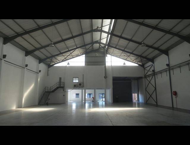 970M² FACTORY TO LET IN BELLVILLE CENTRAL